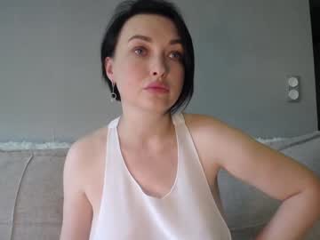 girl
        blueeyeess cam image #2451196