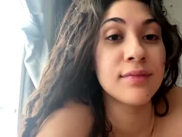 girl
        sweettreat_420 cam image #390768