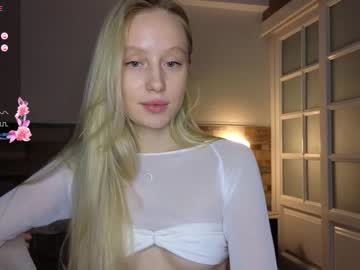 girl
        callme_star cam image #4153431
