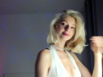 girl
        yournaughtymiss cam image #2290300