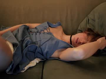 girl
        ellaa91 cam image #247279