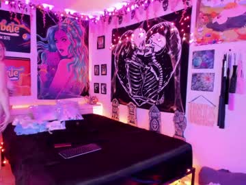 girl
        daphnemadison cam image #2598129