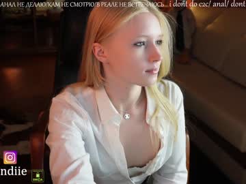 girl
        bestblondiiecb cam image #1627170