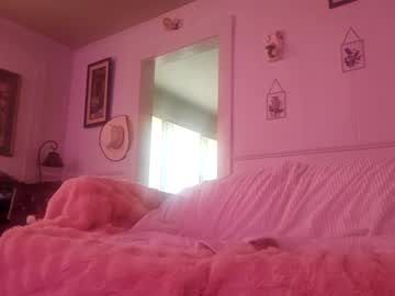 girl
        luckylychee cam image #4378170