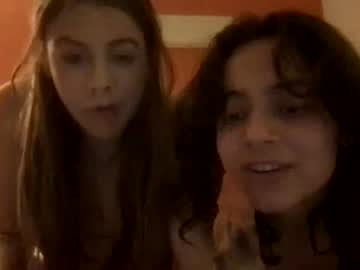 girl
        onelovella cam image #1559757