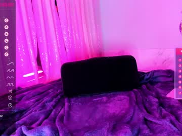 girl
        luna_luuvz cam image #1119874