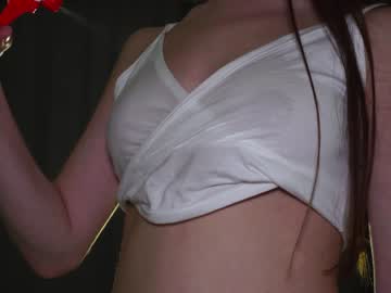 girl
        arielday cam image #3118921