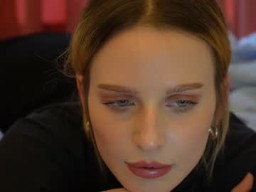 girl
        ellaa91 cam image #3787166