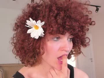 girl
        curlymonicca cam image #1926653