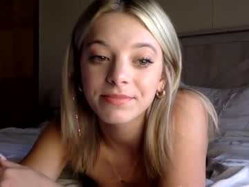 girl
        coryraine1 cam image #1491155