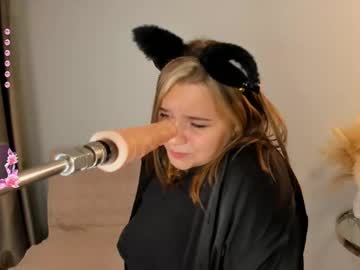 girl
        melissabowen cam image #4960170