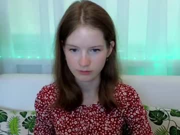girl
        vikkroriaa cam image #4526260