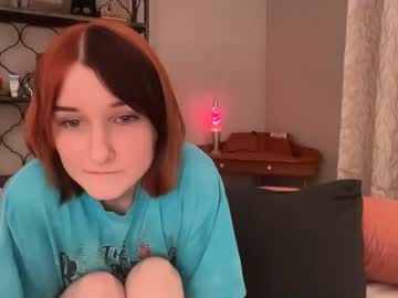 girl
        tinytittytia cam image #3390710