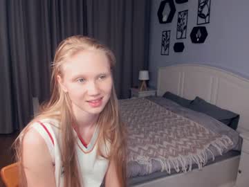girl
        dexterity_of_love cam image #5034487