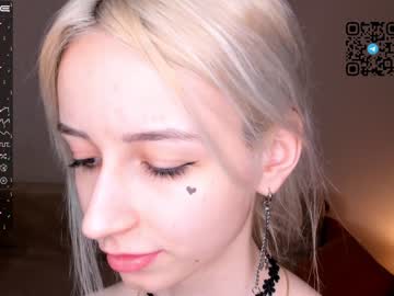 girl
        nancydavys cam image #1695200