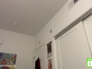 girl
        venusenvyx cam image #1400086