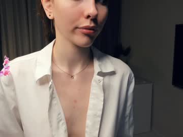 girl
        juunerose cam image #5479370