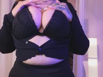 girl
        wednesday_evans cam image #4719841