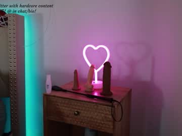 couple
        ari_lovexo cam image #4543860