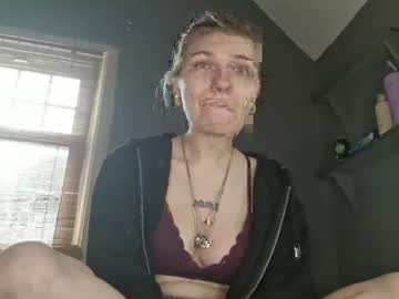 girl
        lizzyylovesick cam image #5267966