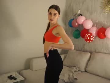 girl
        edythhesley cam image #6173541