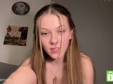 girl
        venusenvyx cam image #791458