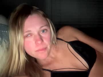 girl Cam Girls Get Busy With Their Dildos With No Shame with beachbabi