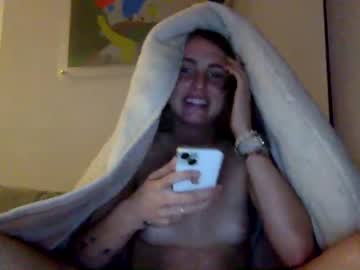 girl
        swampslut69 cam image #3369826
