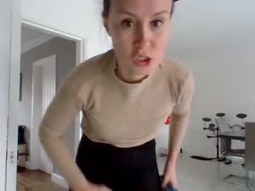 girl
        eatmypie69 cam image #3556674