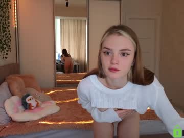 girl
        elizabeth__gray cam image #2652518