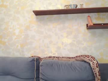 girl
        steph_fossst cam image #199125