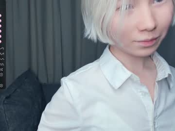 girl
        silvergloss cam image #2551792