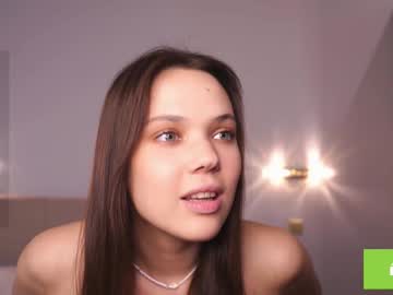 girl
        fannyedger cam image #6885287