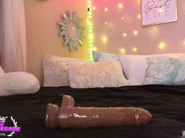 girl
        milf_lacey cam image #1253389