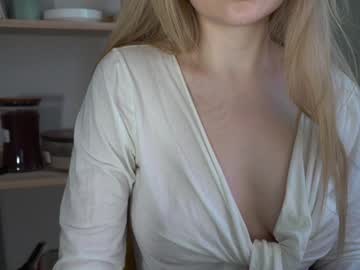 girl
        _o0o__ cam image #6721358