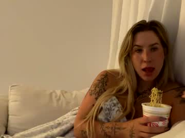 girl
        hannahwagner cam image #1859624