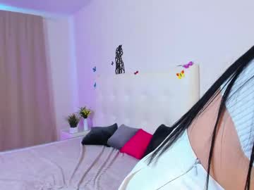 girl
        pandorapawss cam image #6566029