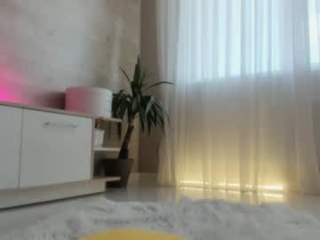 girl
        meryfoxxx cam image #2220037