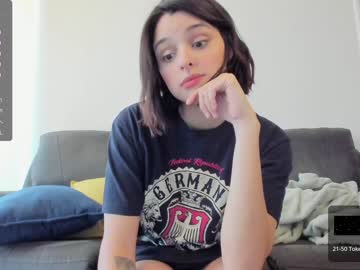 girl
        yourfreakygirl cam image #2410687