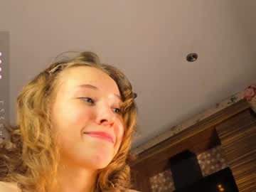 girl
        udelaborom cam image #3847165