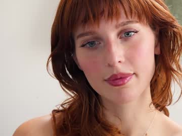 girl
        ellaa91 cam image #5247962