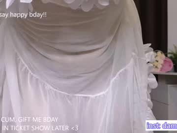 girl
        lottie_shine cam image #2582019