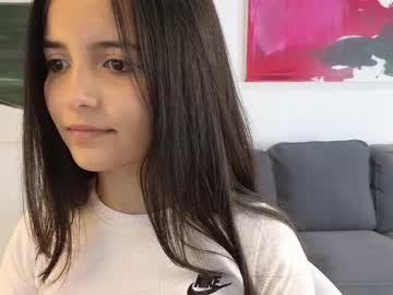 girl
        raychell_black cam image #2144294