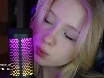 girl
        bestblondiiecb cam image #993297