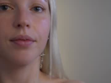 girl
        my_stella cam image #4592709