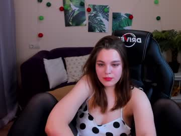 girl
        lillillyevans cam image #800891