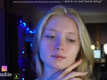 girl
        bestblondiiecb cam image #1505880