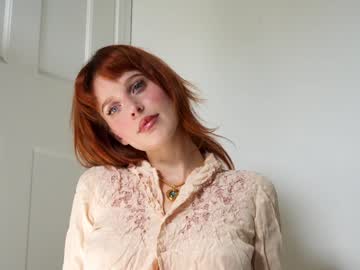 girl
        ellaa91 cam image #5419892