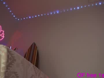 girl
        lucy_gooosey cam image #5415578