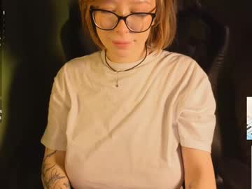 girl
        jokerbatman69 cam image #6181389